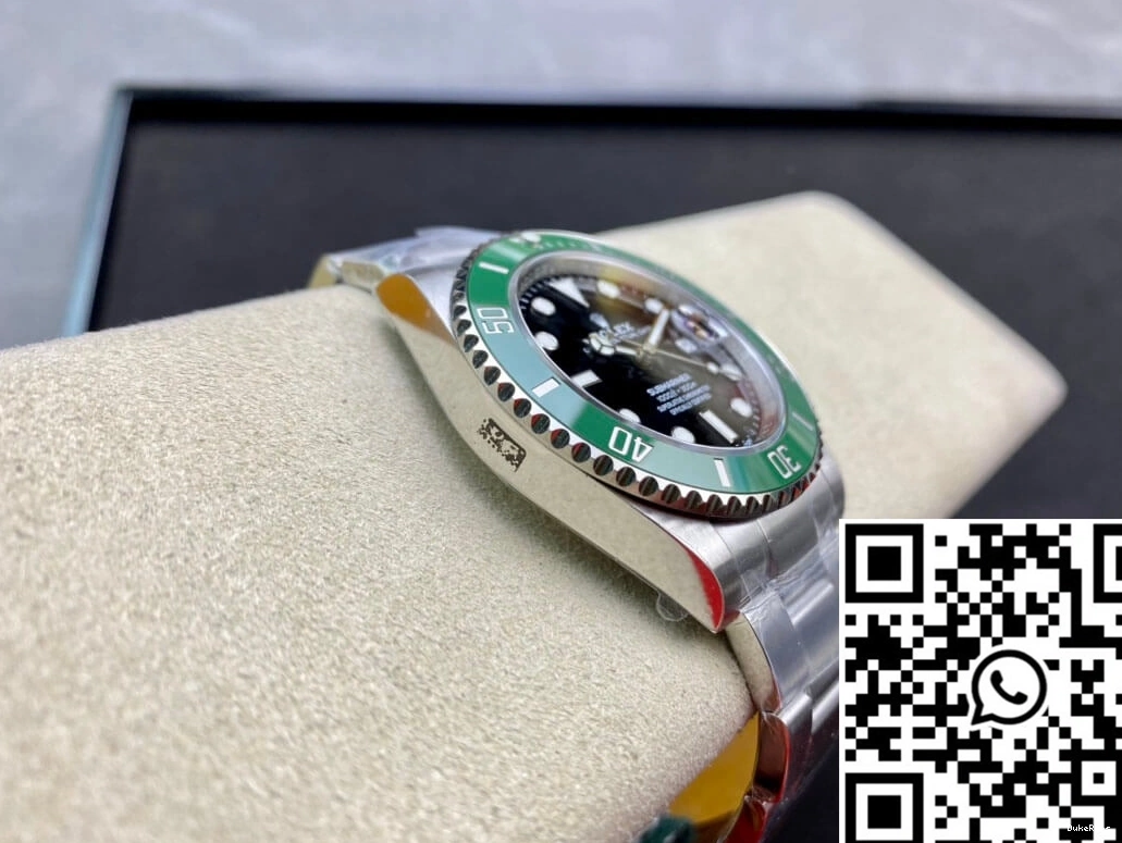 Green Rolex Factory Submariner M126610LV-0002 Bezel VS 1030